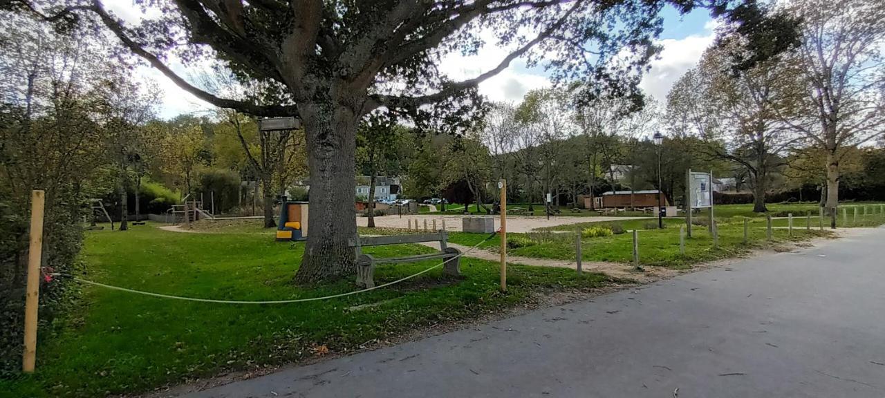Le Gite Au Pied Du Chateau De Chaumont Bagian luar foto